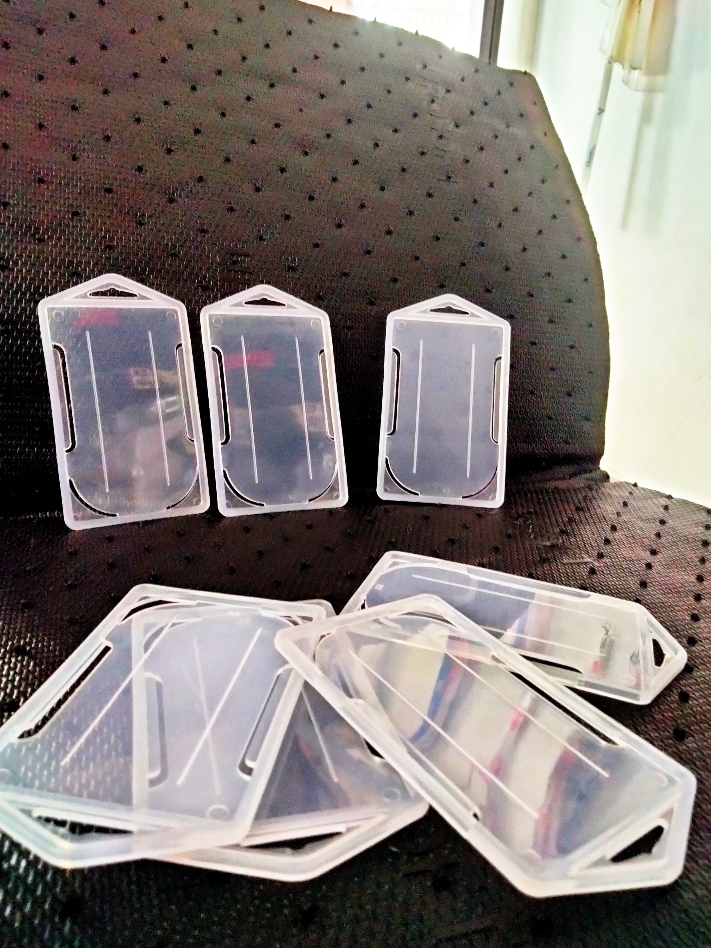 V2 TRANSPARENT PLASTIC HOLDER - PACK OF 100